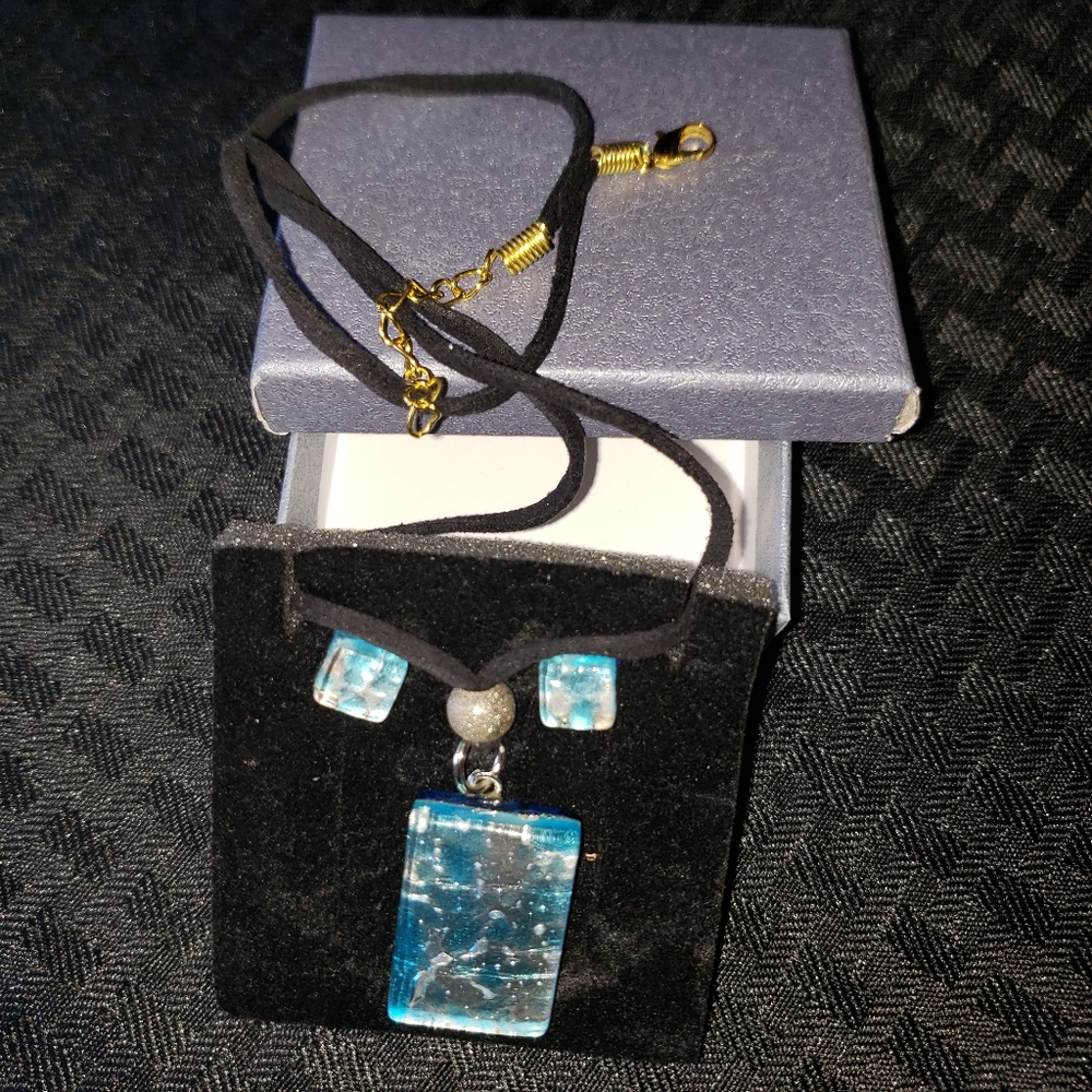 Macomb Glass Neck & Ears